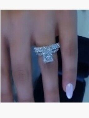 Maxine - Luxurious Elongated Radiant Cut Wedding Ring Set